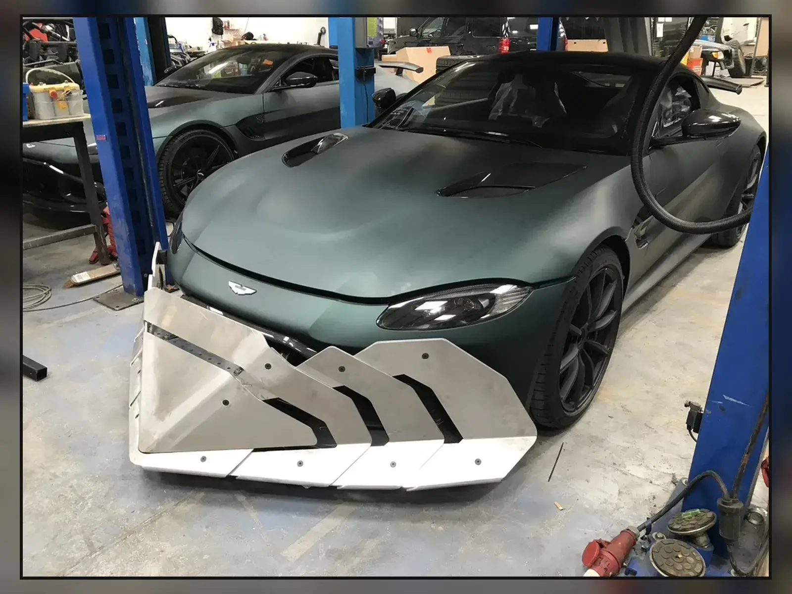 taf-aston-martin-stunt-rig-4x3