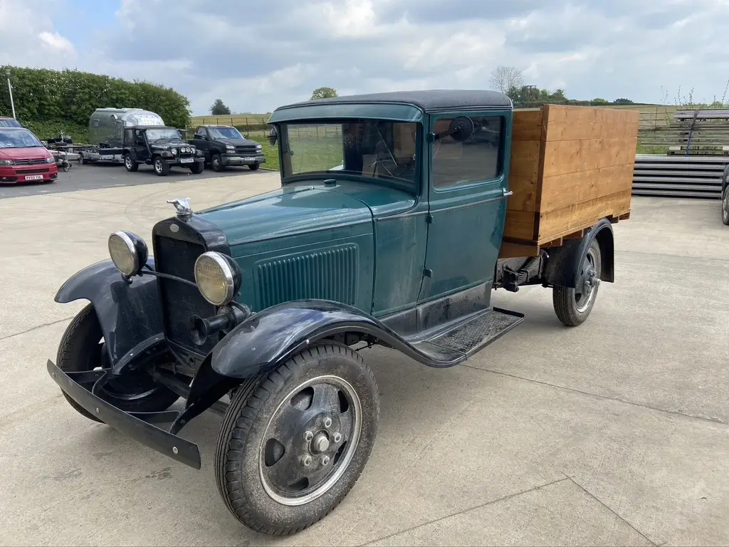 taf-green-vintage-flatbed-truck-4x3