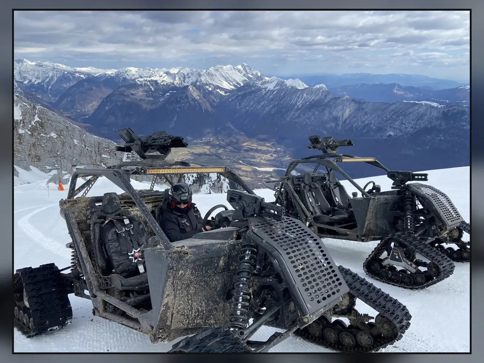 taf-tracked-buggies-snow-4x3